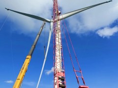 “以大代小”發(fā)電量提升10.4%!興藍(lán)風(fēng)電風(fēng)機(jī)吊裝完成!